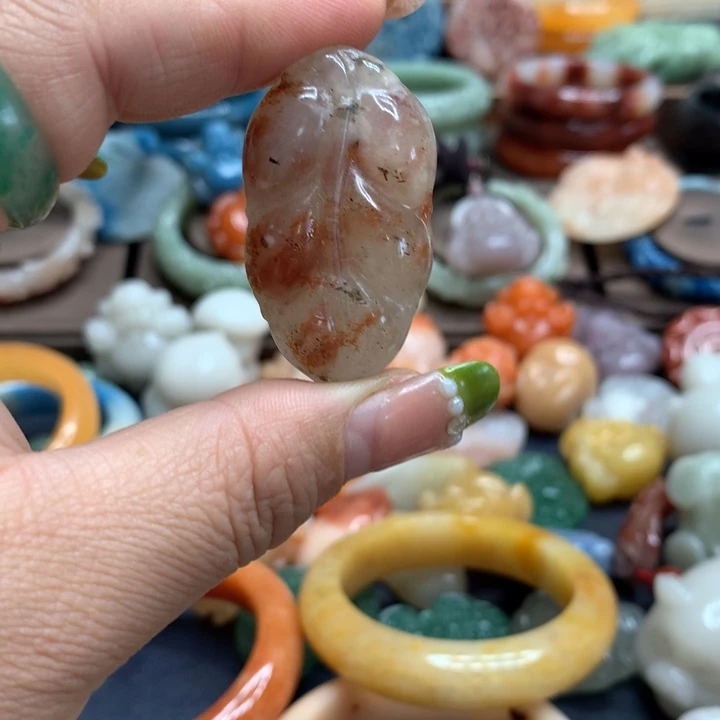 石英质玉(黄龙玉)合金颈饰