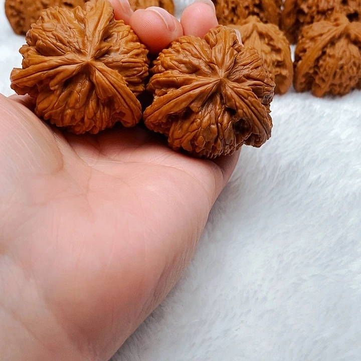 峰***转吊坠文玩核桃三棱