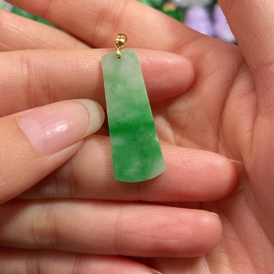 颈饰未镶嵌翡翠吊坠