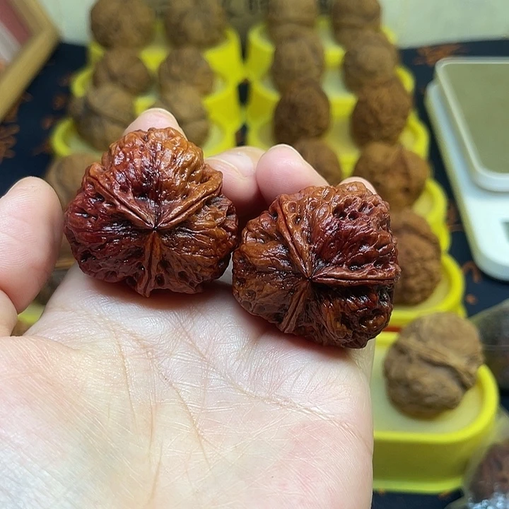 把件文玩核桃2、七彩玉凌三棱37