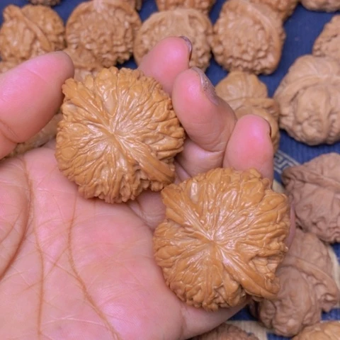 【闪购商品】文玩核桃吊坠抖*磨盘46