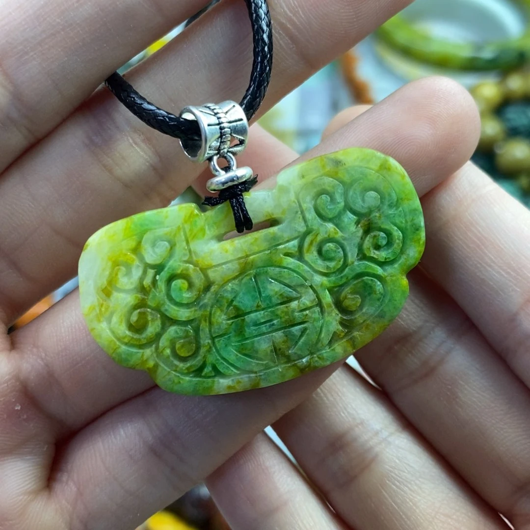 翡翠未镶嵌颈饰吊坠