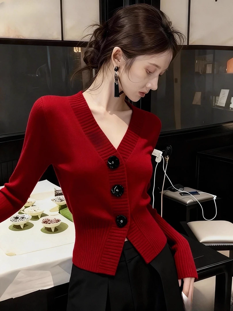 独特漂亮秋冬上衣女洋气时髦巨好看气质高端掐腰红色针织开衫毛衣