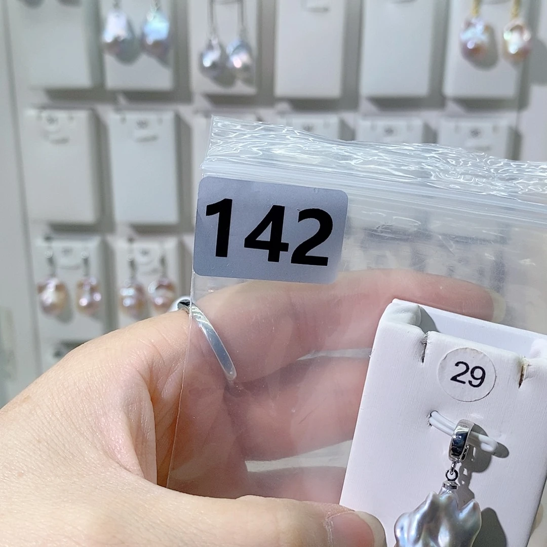 淡水珍珠合金颈饰