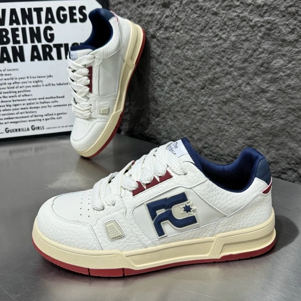 男士秋季新款轻质板鞋皮革拼接休闲鞋低帮运动鞋透气潮流韩版男鞋