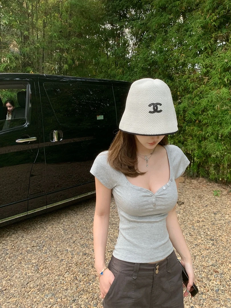 绝美V领t恤女2025夏季显瘦百搭短款上衣修身紧身辣妹妹妹正肩短袖