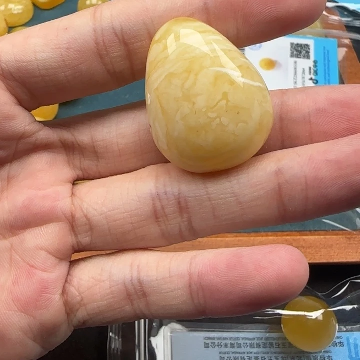 未镶嵌琥珀裸石天然161
