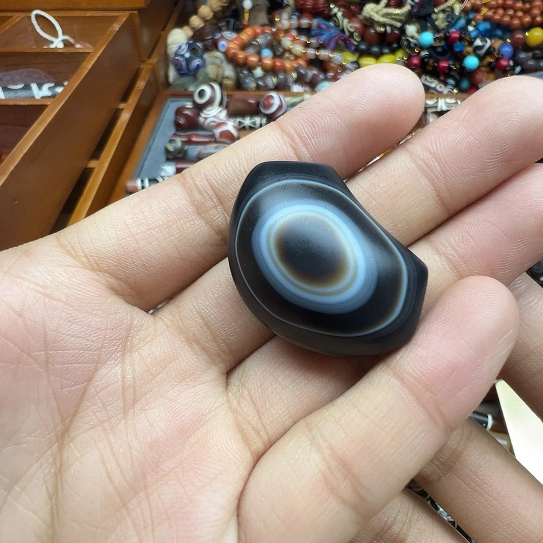 冬***子玛瑙/玉髓未镶嵌珠宝半成品