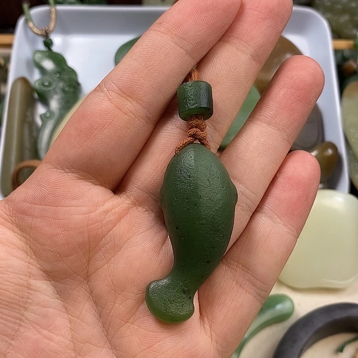 未镶嵌和田玉挂件