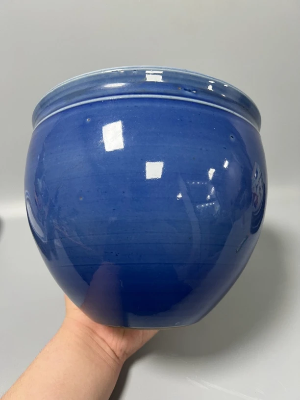 陶瓷工艺品蓝釉卷缸