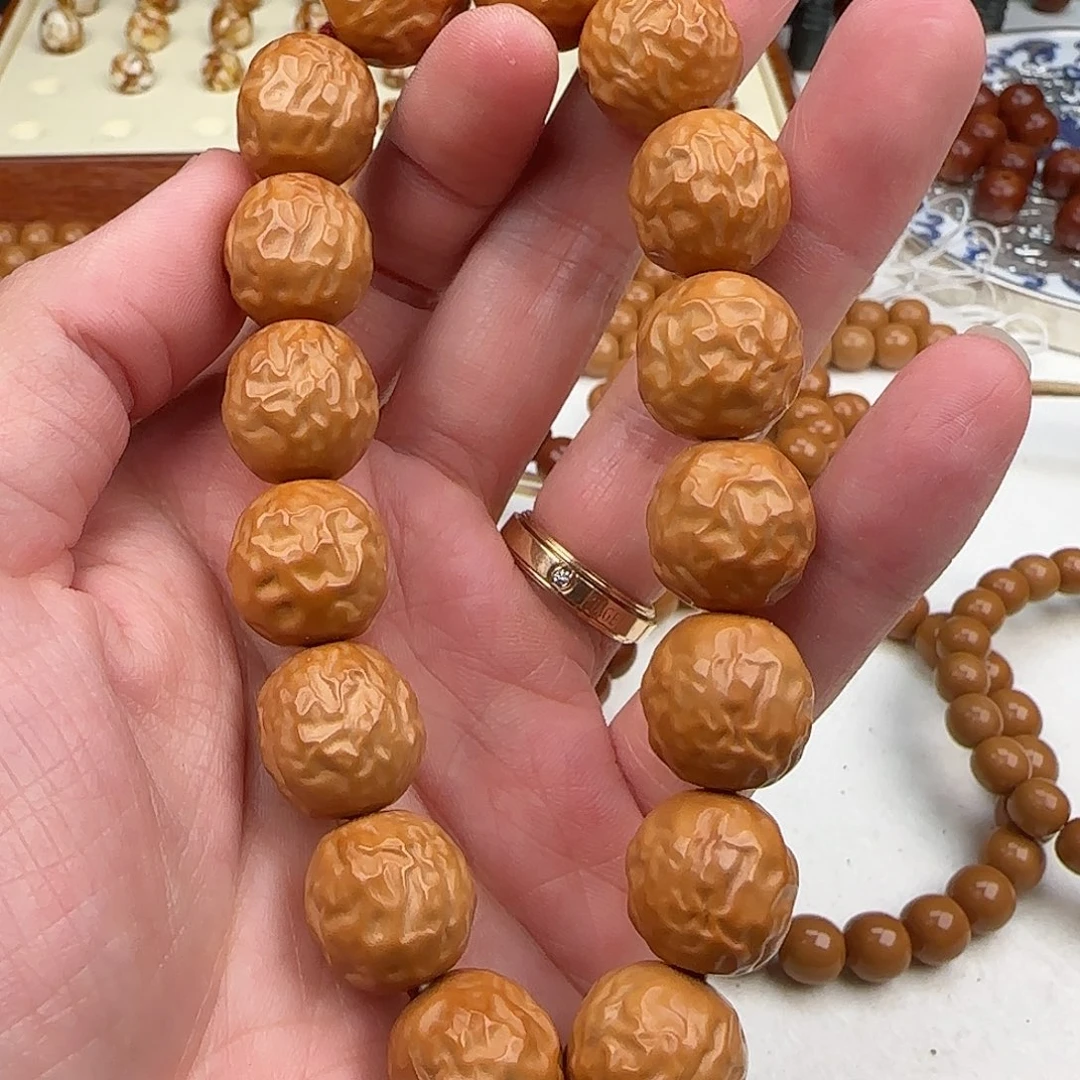 吊坠猴头核桃大枣