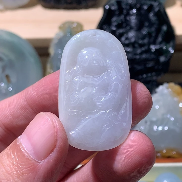 翡翠未镶嵌颈饰佛公