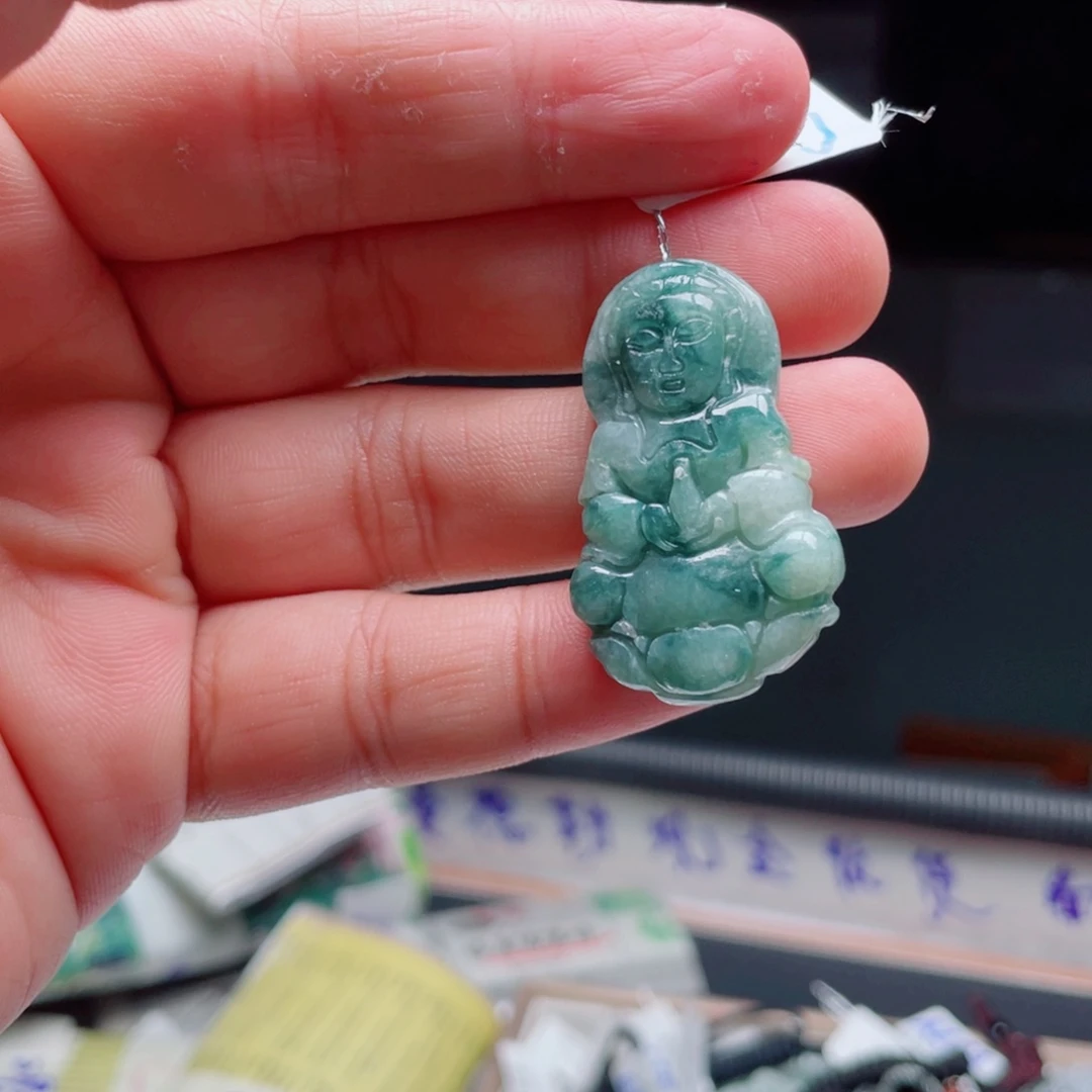 翡翠未镶嵌颈饰84