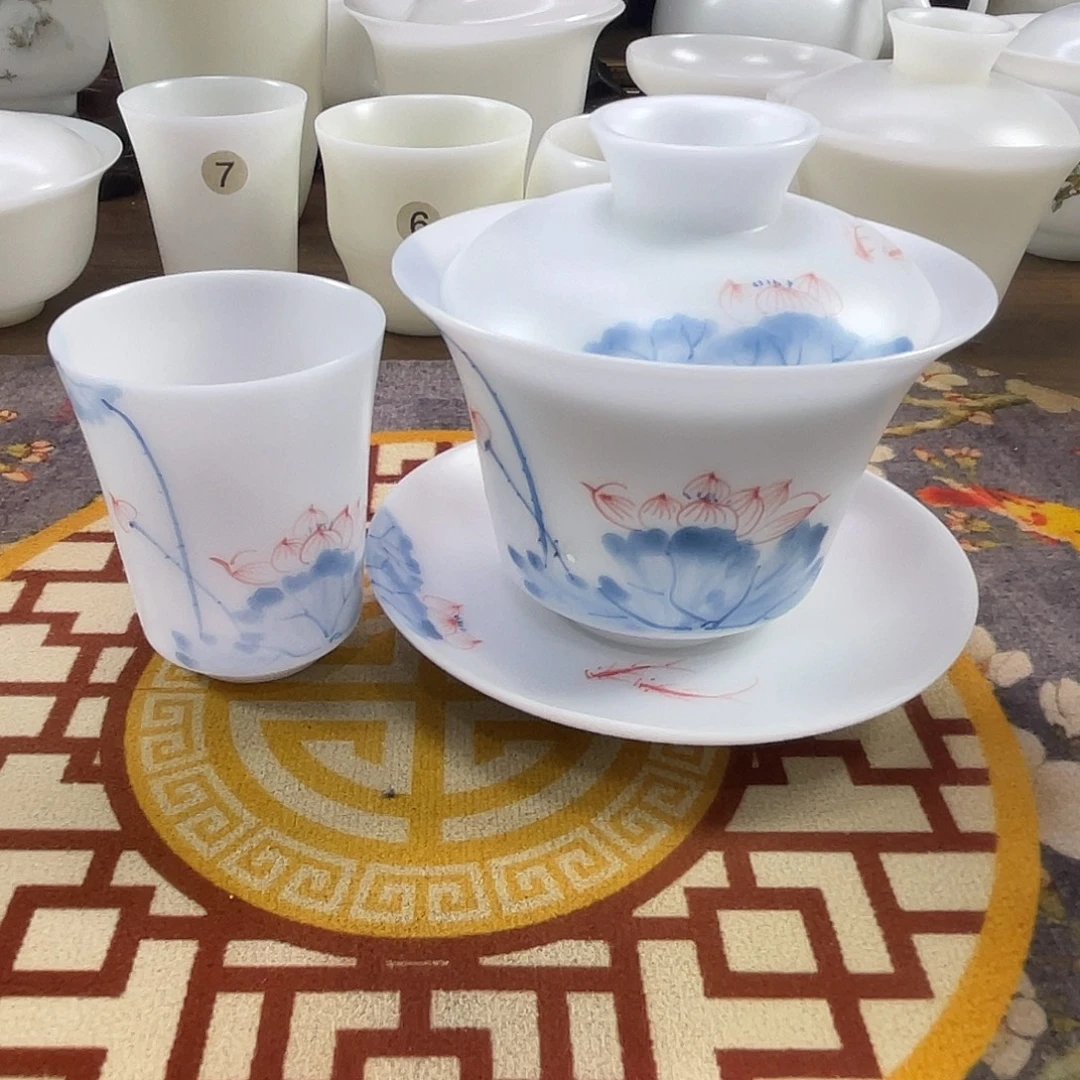 雪花白高冰手绘荷花马蹄盖碗主人杯