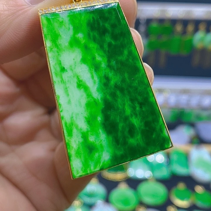 翡翠18K金镶嵌吊坠(赠链)吊坠