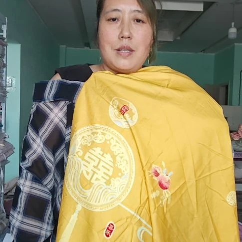 棉高端布的尺寸9.5m，带点小微小。