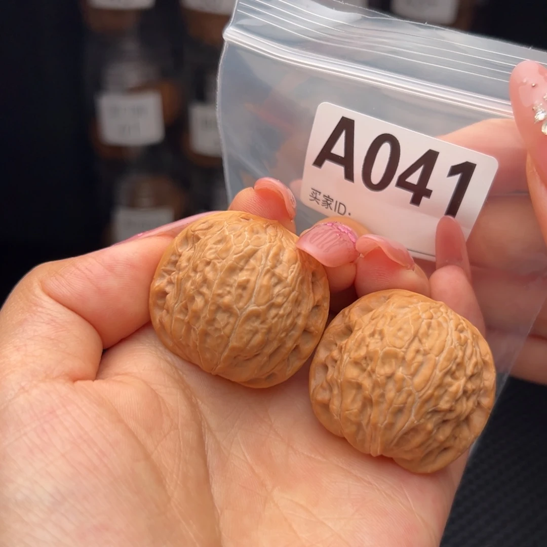 文玩核桃吊坠铁锤36