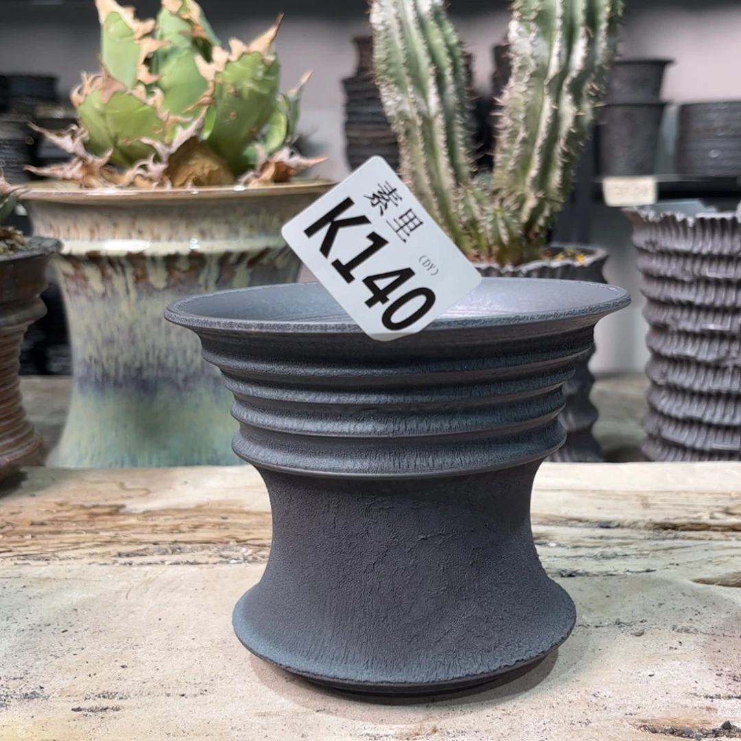 陶内口13.5高11瑕疵