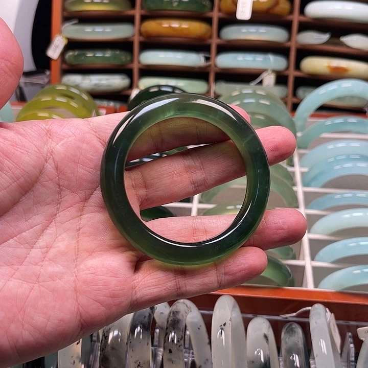 岫玉未镶嵌手镯岫玉