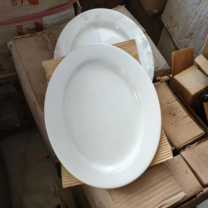 摆件盘子碗茶壶啥都有