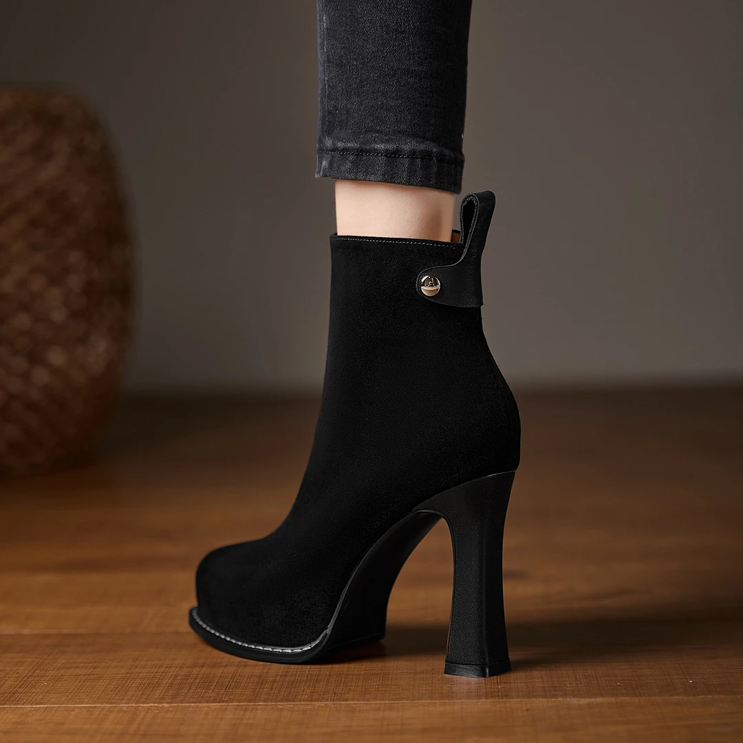 小个子增高10cm靴子女款爆款2025新款防水台不累脚时装靴百搭短靴