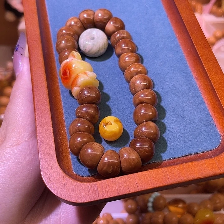 林***.猴头核桃吊坠库克蒜瓣大肠绿黄