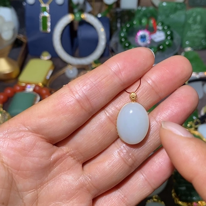 默***闻和田玉（白玉）18K金镶嵌颈饰