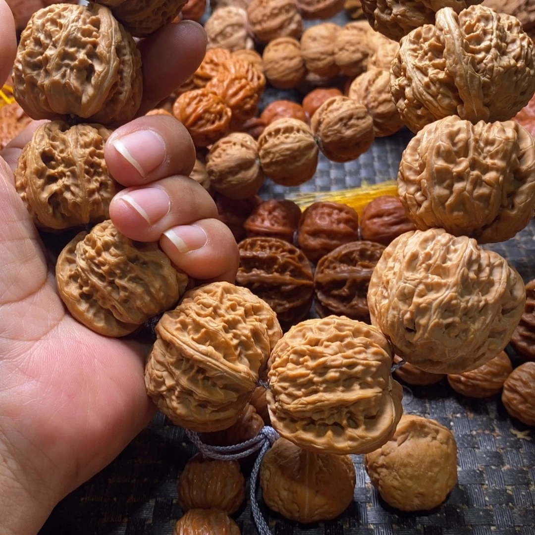 一***云文玩核桃吊坠白狮子