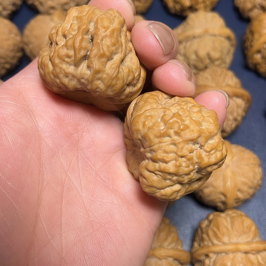 文玩核桃吊坠哇哇哇