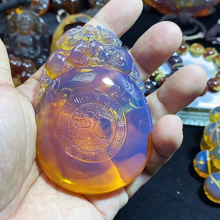 自***翔琥珀未镶嵌裸石一