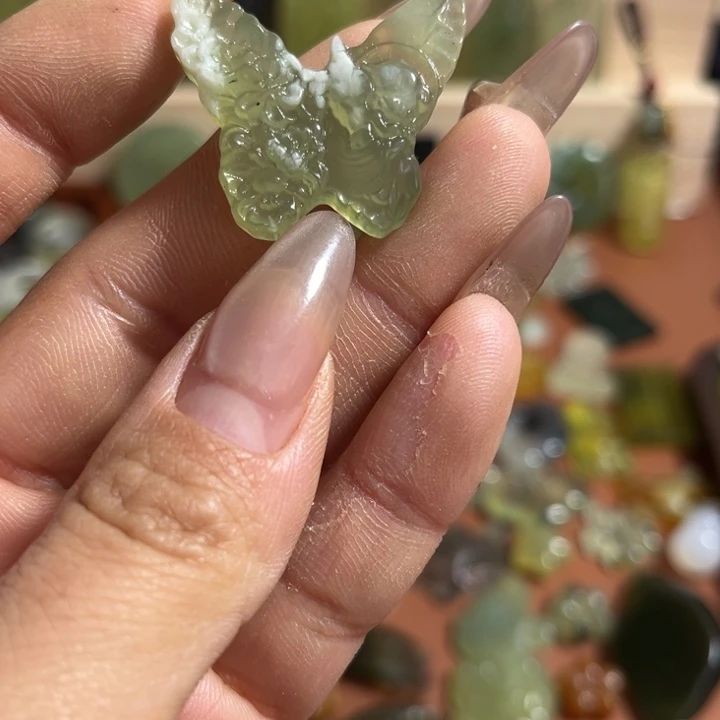 蛇纹石玉合金颈饰
