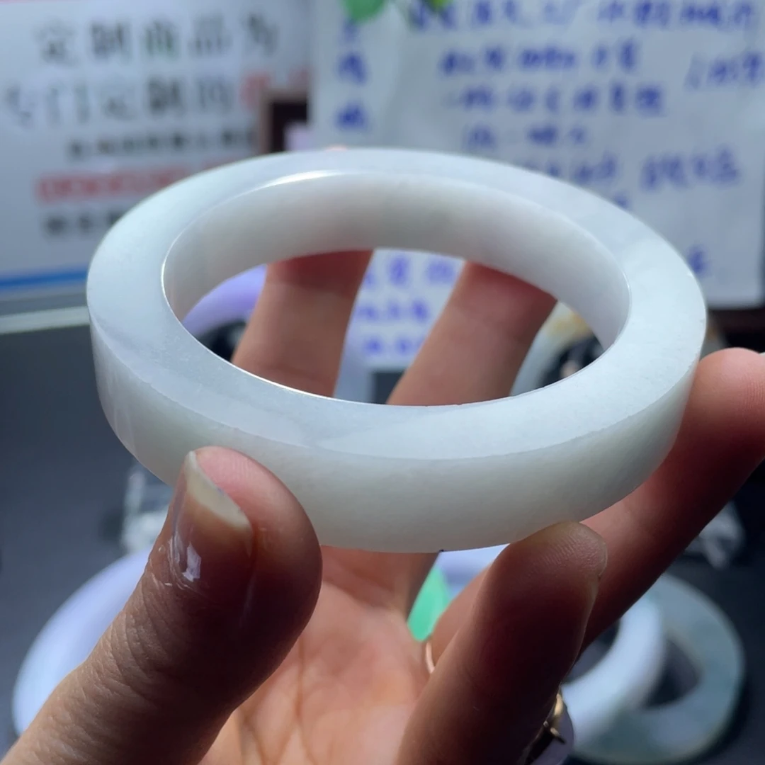 黑***衣定制翡翠未镶嵌订金