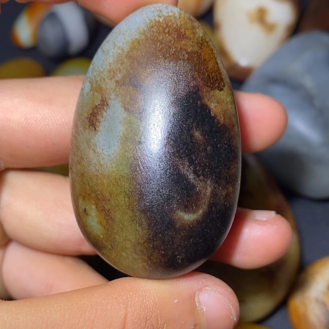 和田玉未镶嵌珠宝奇石