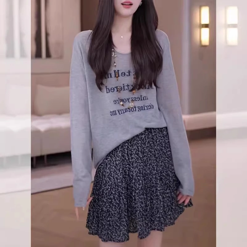 2025年夏季新款圆领字母印花灰色上衣长袖t恤女宽松薄款防晒罩衫