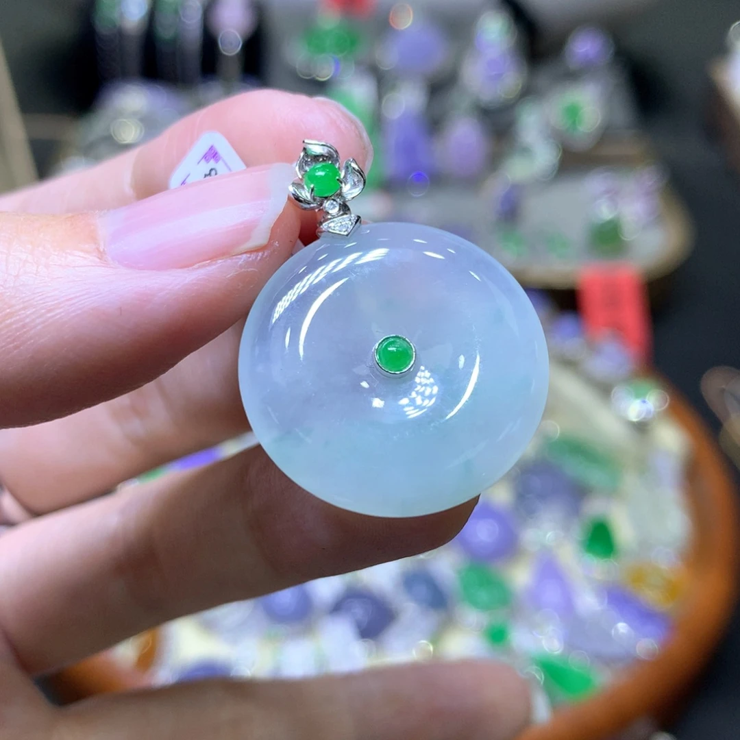 【闪购商品】翡翠颈饰18K金镶嵌翡翠吊坠项链