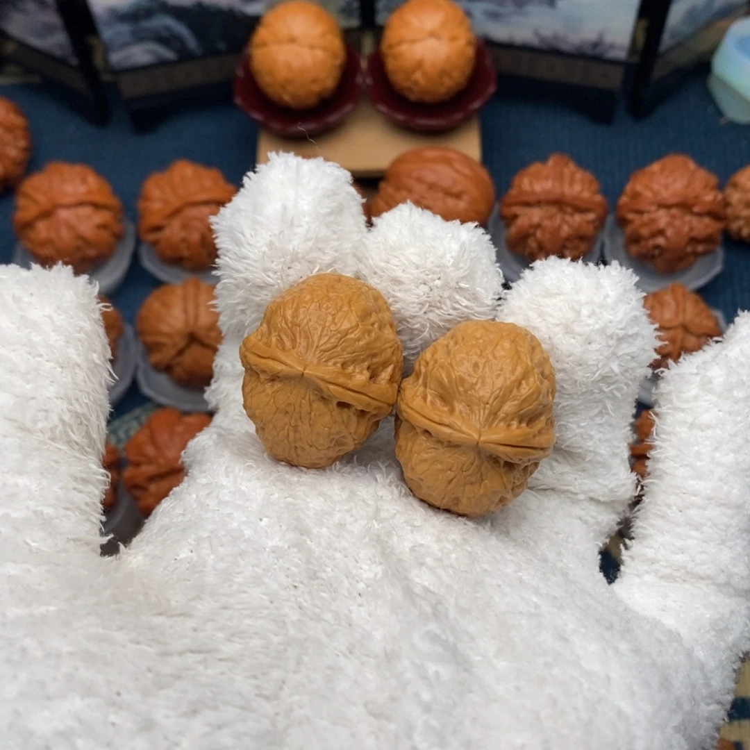 文玩核桃把件铁元宝