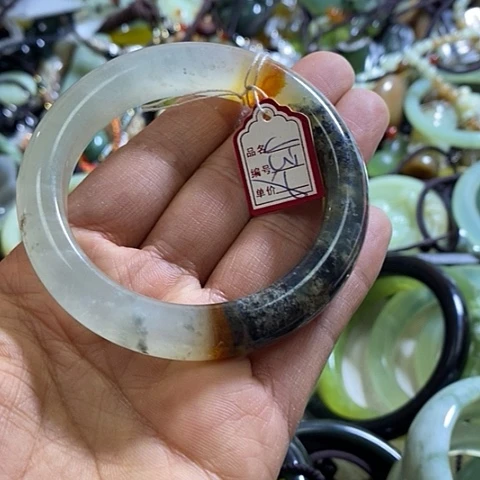 岫玉手镯未镶嵌54口径