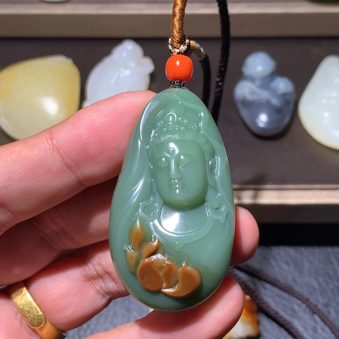 多***和田玉未镶嵌颈饰