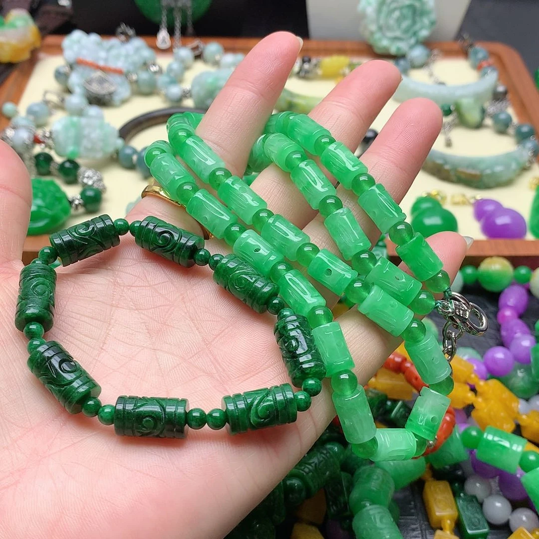 吊坠(赠链)未镶嵌翡翠画*意