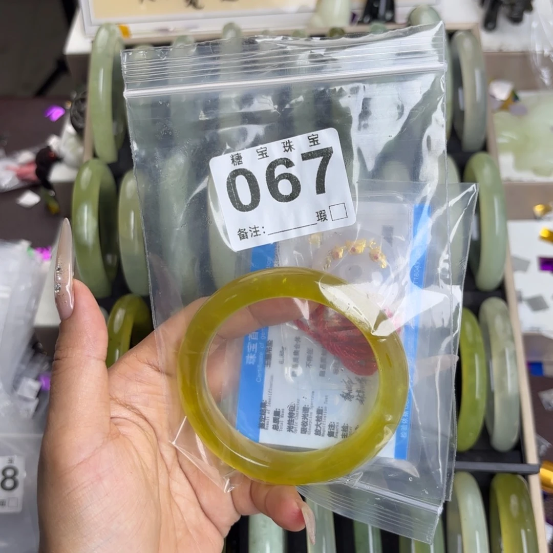 未镶嵌蛇纹石玉手镯壹****淚
