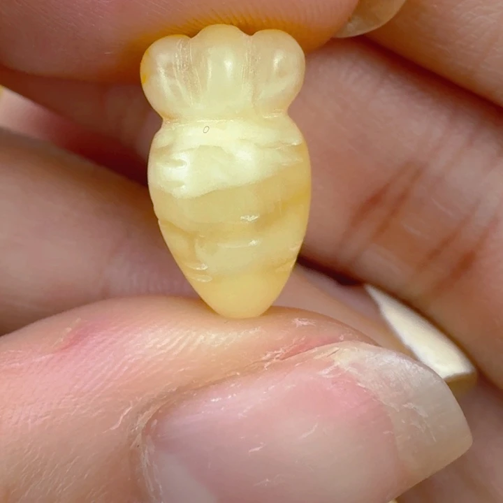 蜜蜡未镶嵌珠宝奇石全品 16.5×8.9×7.9mm