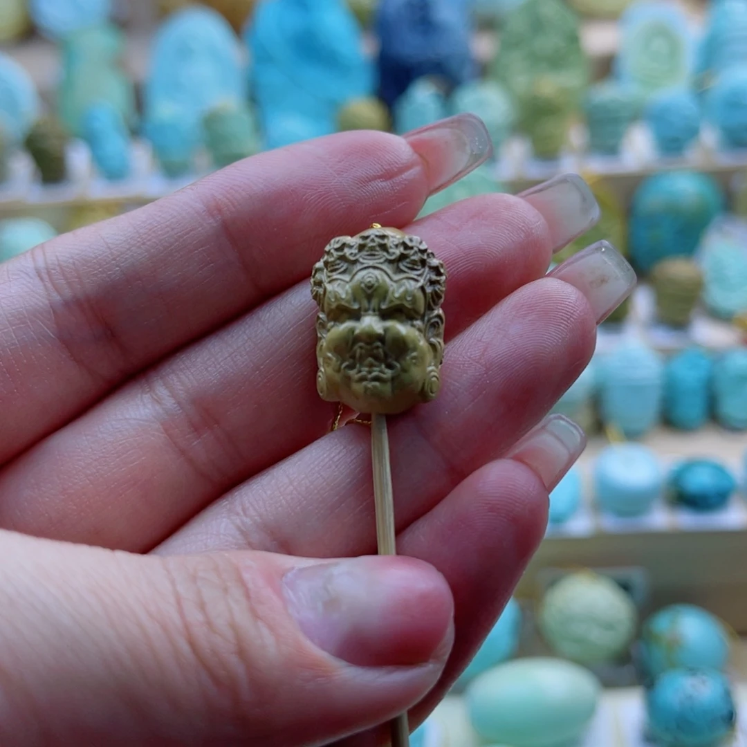 绿松石未镶嵌珠宝奇石