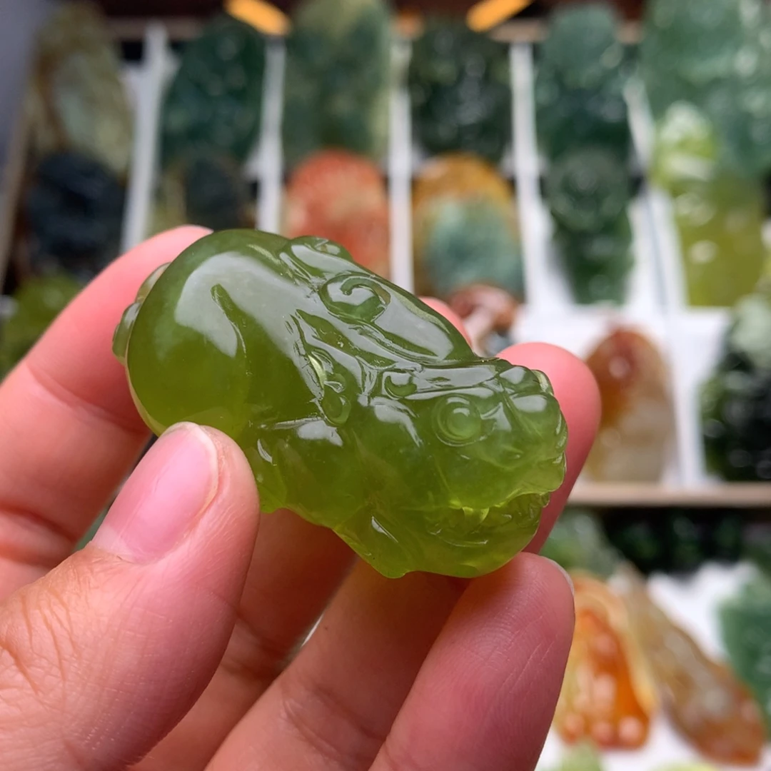 蛇纹石玉未镶嵌挂件貔貅