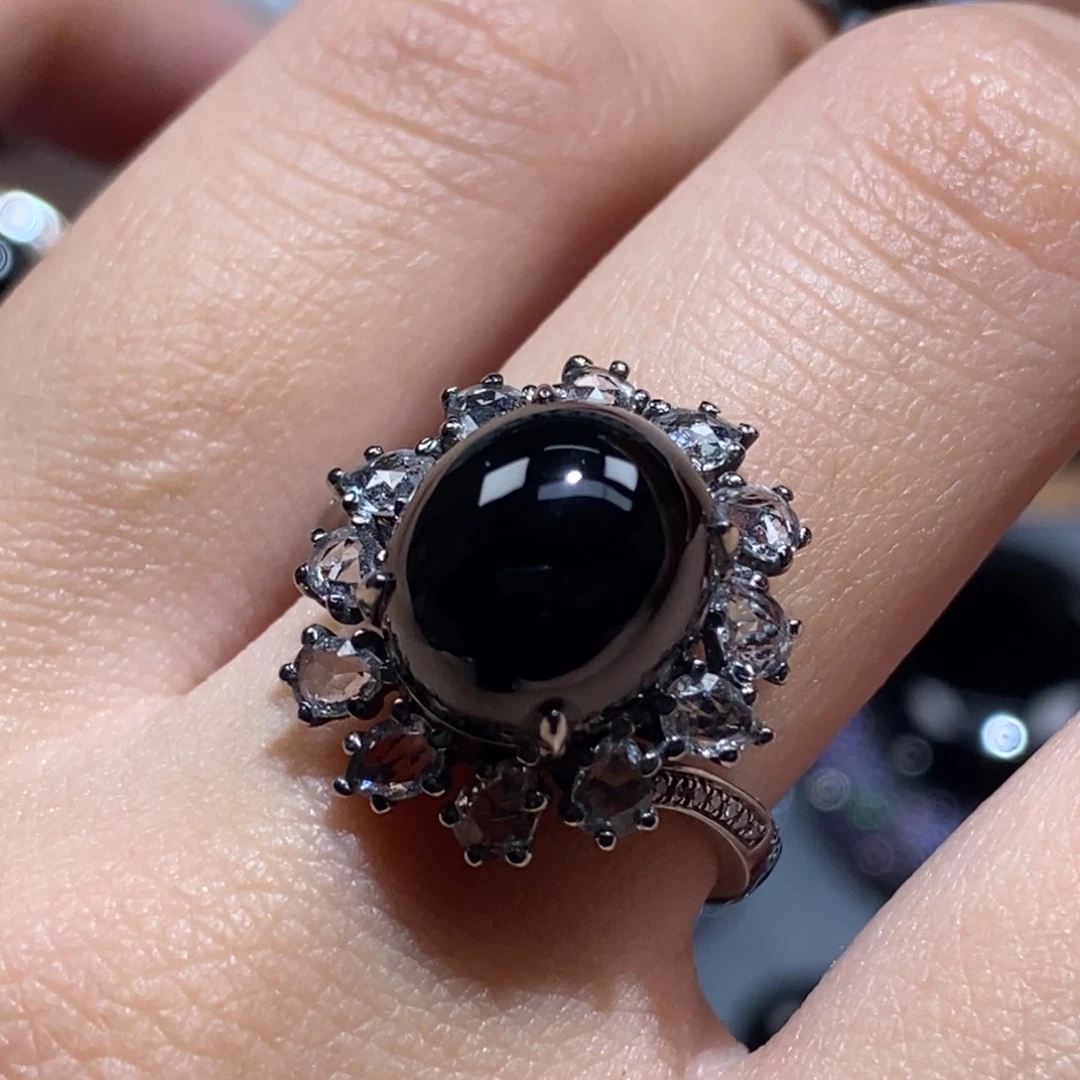 18K金镶嵌戒指翡翠