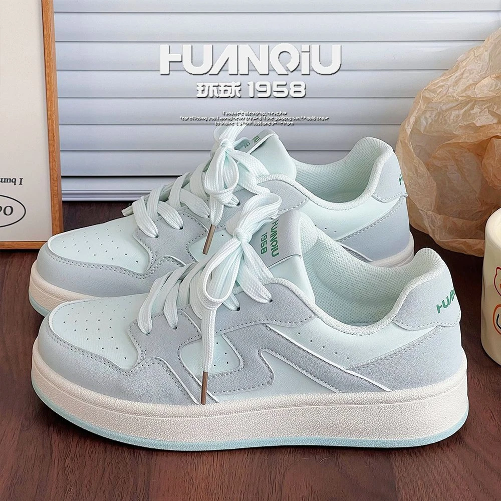 环球高级感薄荷曼波小白鞋子女2025新款百搭学生校园休闲厚底板鞋