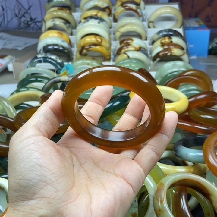 等***杨蛇纹石玉未镶嵌手镯