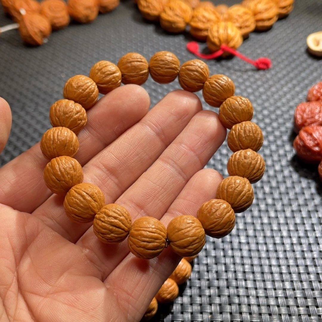 文玩核桃手串人****欢核桃