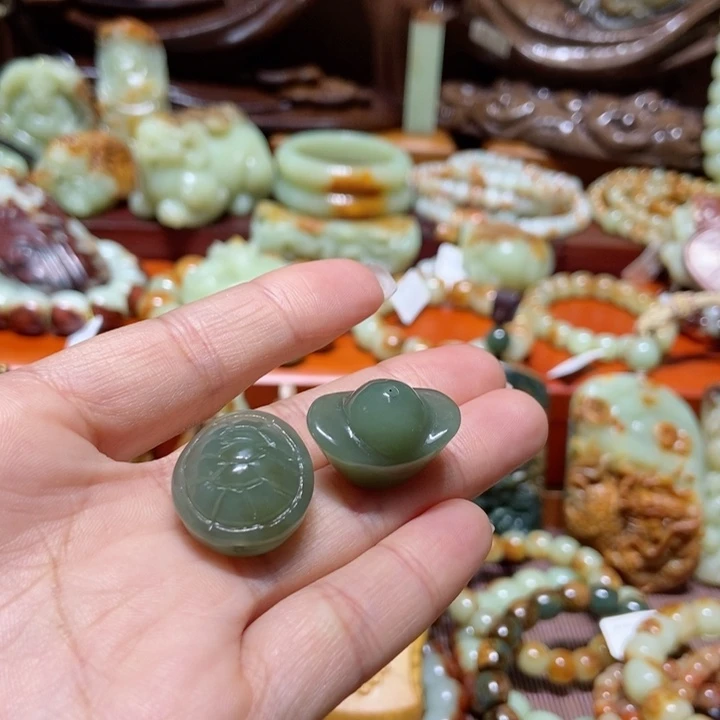 岫岩河磨玉（透闪石质玉）挂件未镶嵌阿*