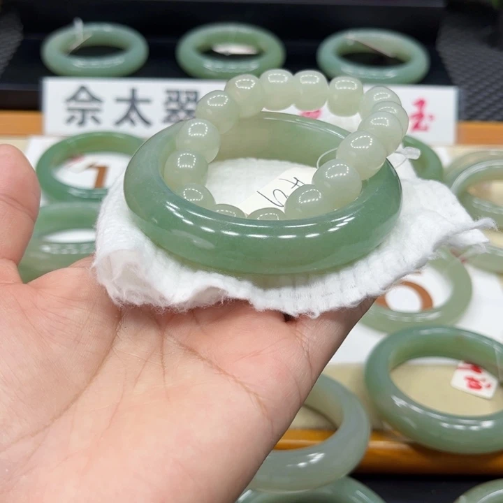 石英质玉手镯未镶嵌浅*