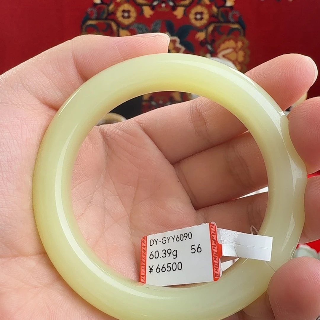 和田玉（糖玉）未镶嵌手镯